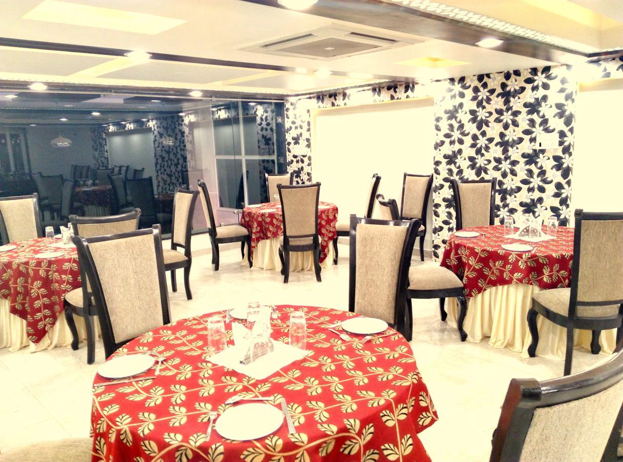 בהופאל Hotel Tilak מראה חיצוני תמונה