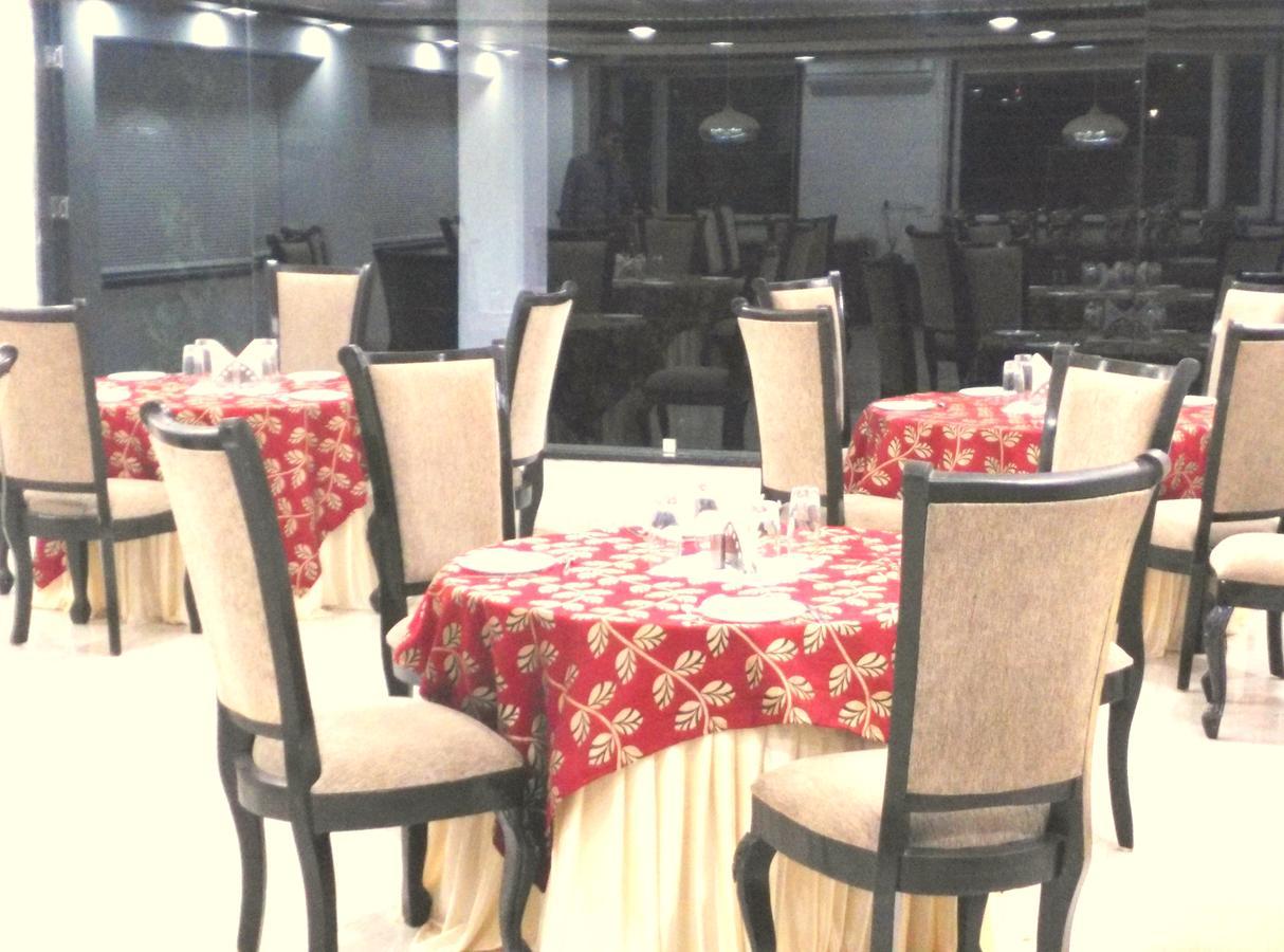 בהופאל Hotel Tilak מראה חיצוני תמונה