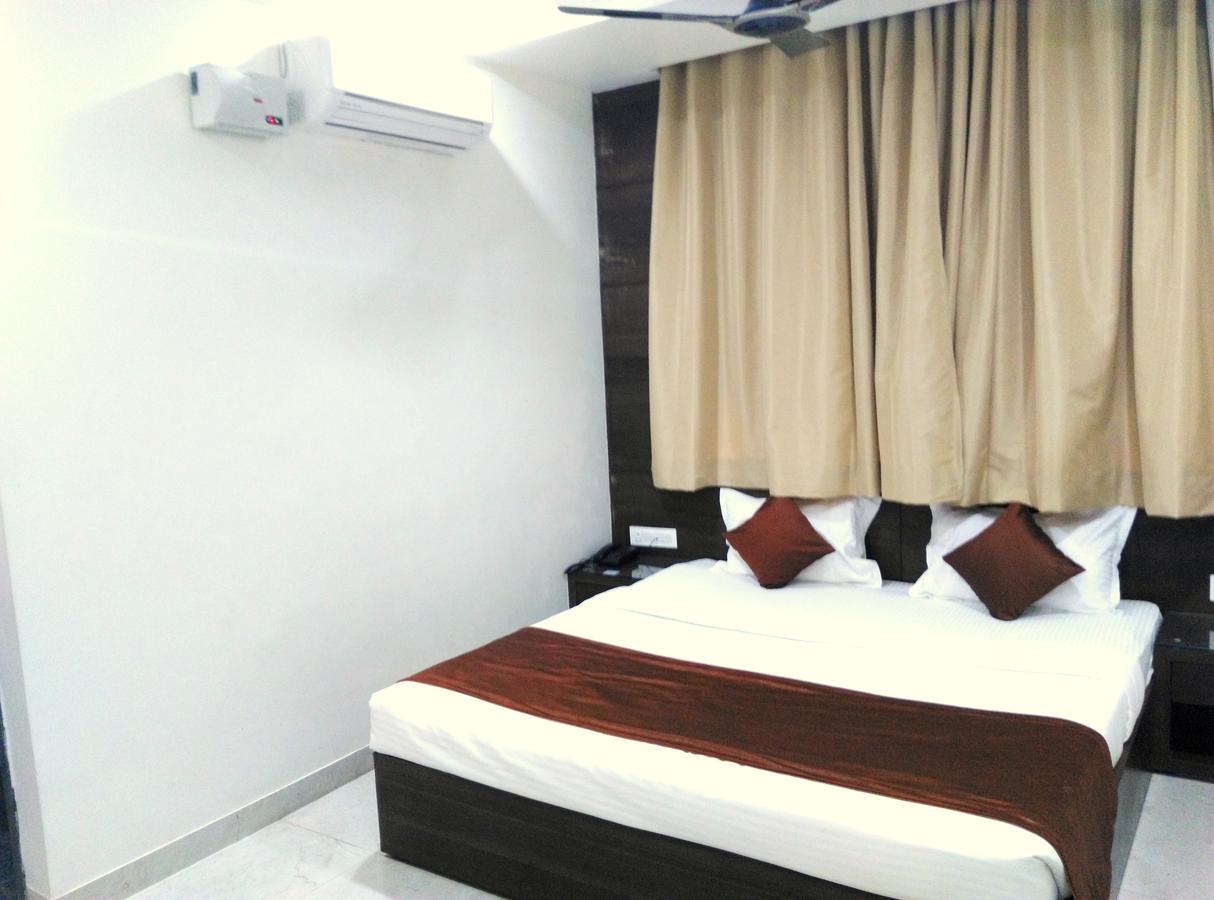 בהופאל Hotel Tilak מראה חיצוני תמונה