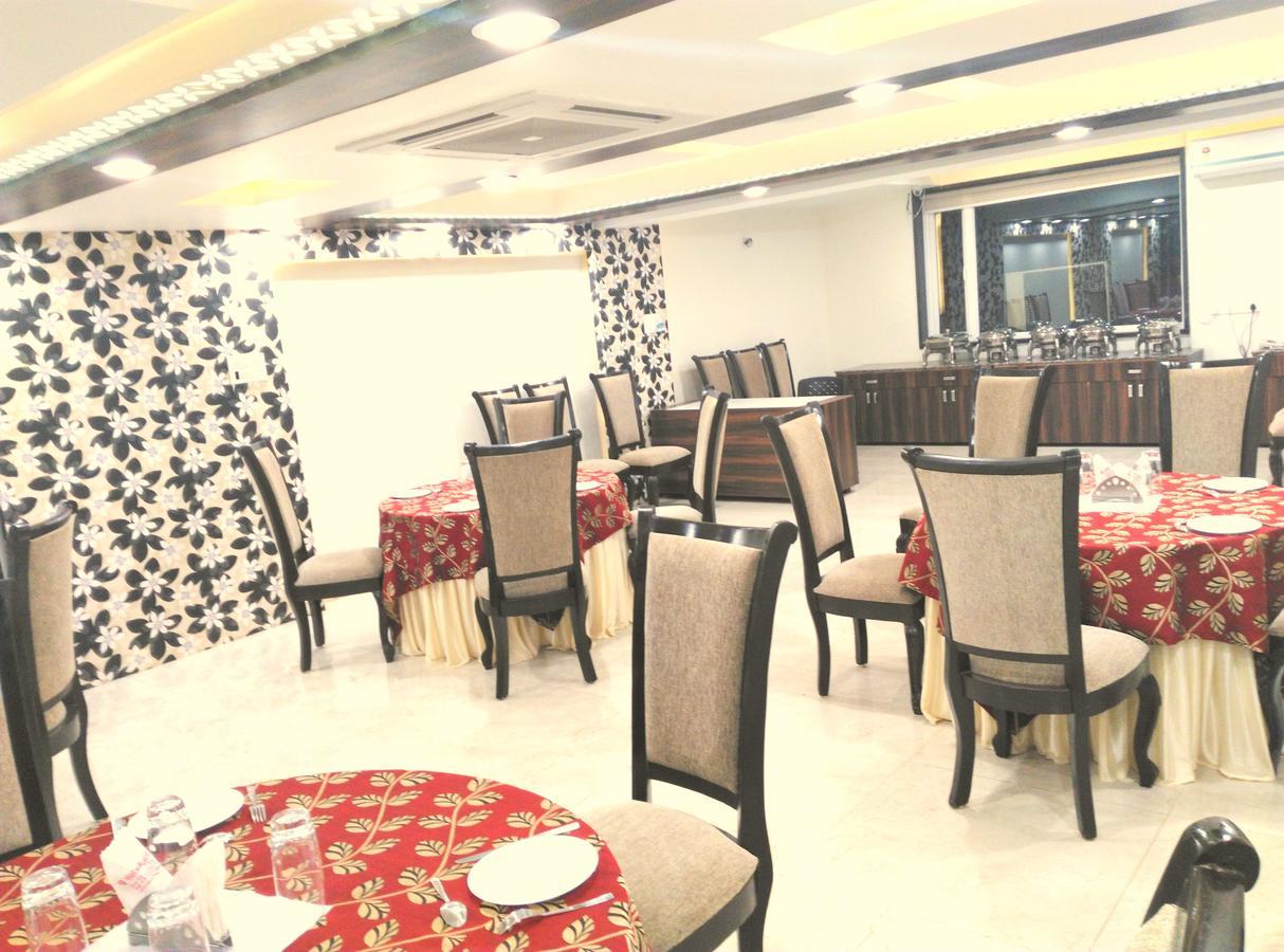 בהופאל Hotel Tilak מראה חיצוני תמונה